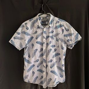 American Rag short-sleeve, button-up shirt. Size medium, 100% cotton.